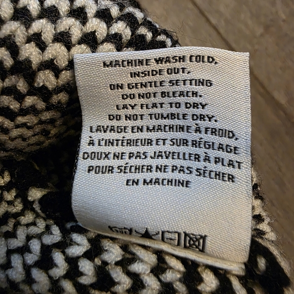 Brunette The Label - The Houndstooth Knit Cardigan - Size Sm/Med - Picture 7 of 7